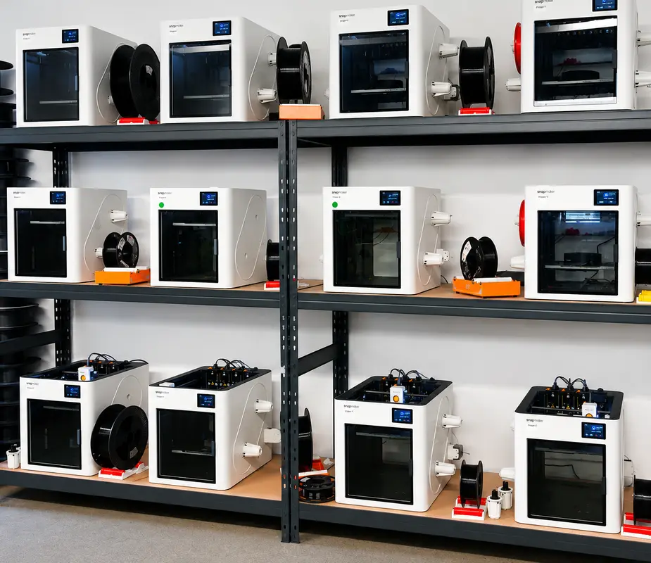 FDM-Druckerregal bei 3D-Point — Produktionskapazität für Kleinserien